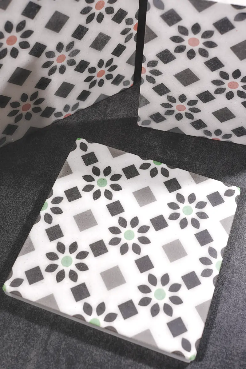 Un diseño de baldosas decorativas con los colores configurables