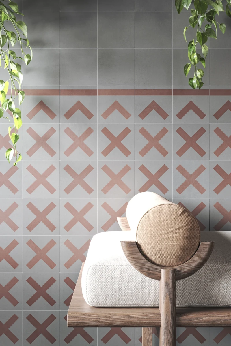 Parede de revestimiento interior con azulejos de diseño geométrico