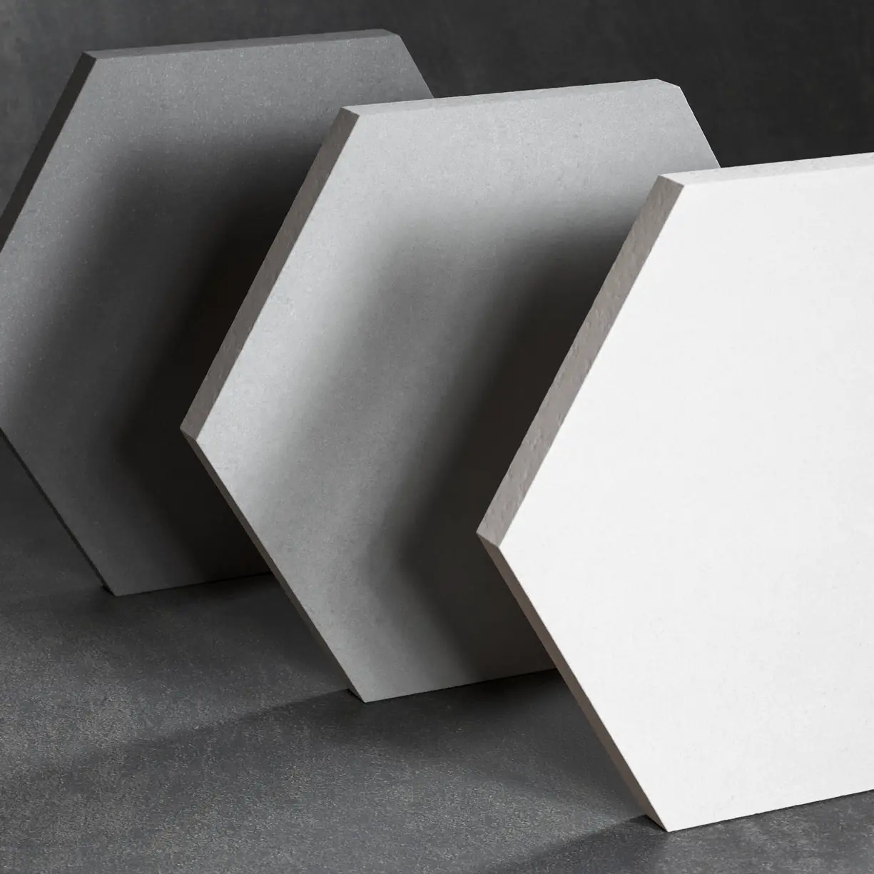 Tres azulejos hexagonales