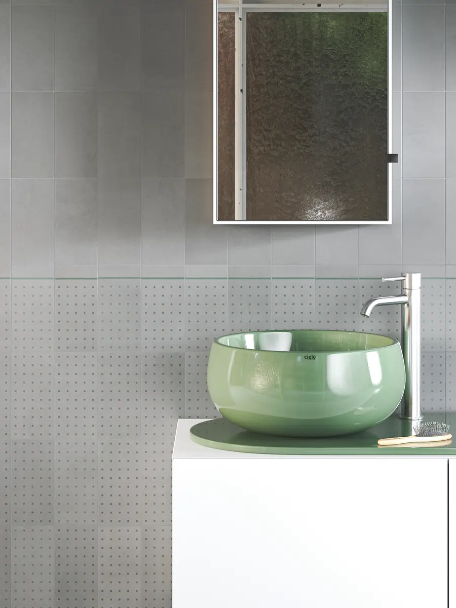 Pared de azulejos de cemento Pared del baño con azulejos de cemento gris