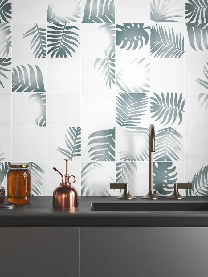 Revestimiento pared cocina con diseño de varias hojas de palmera